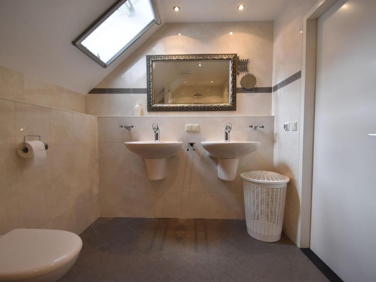 Holiday Home In Zeeland With Wide Views Bruinisse Extérieur photo